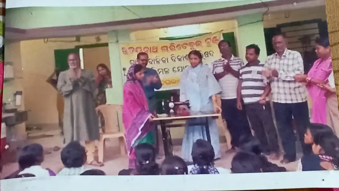 Pic of Sewing Machine Distribution to the needy
