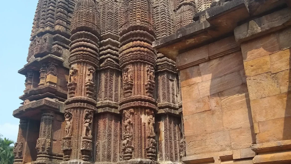 Pic of Lingaraj Temple in Orissa State, India